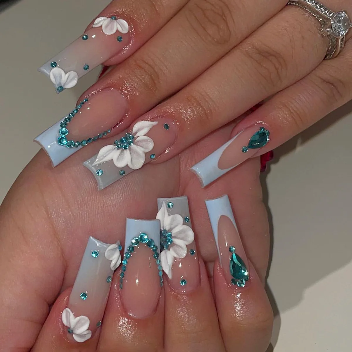 B4389 — Press-On Nails product photo 1