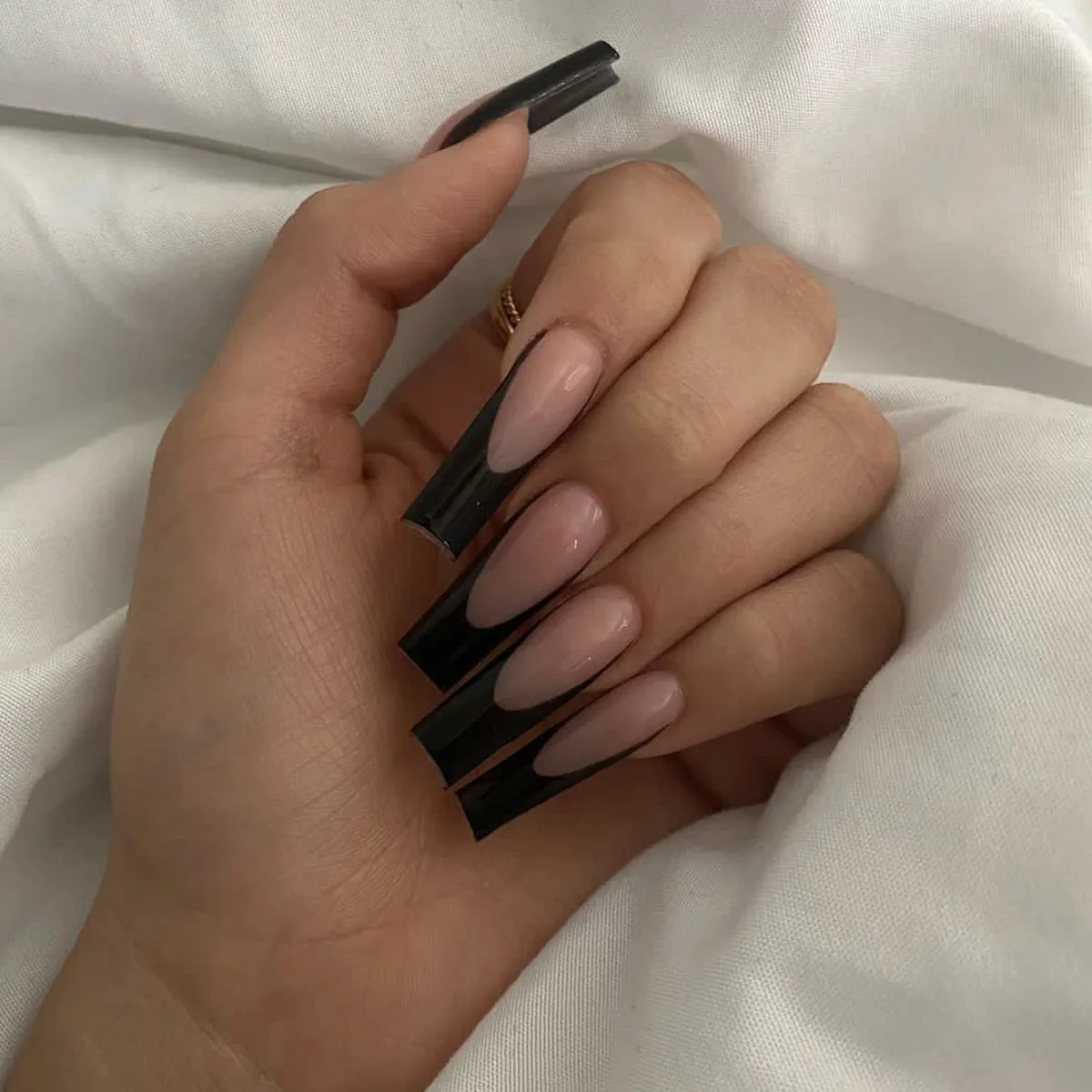 B1428 — Press-On Nails product photo 1
