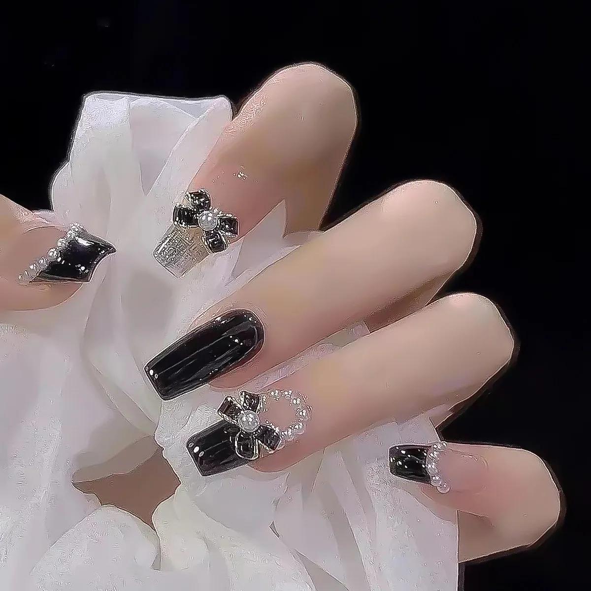 B7508 — Press-On Nails product photo 1