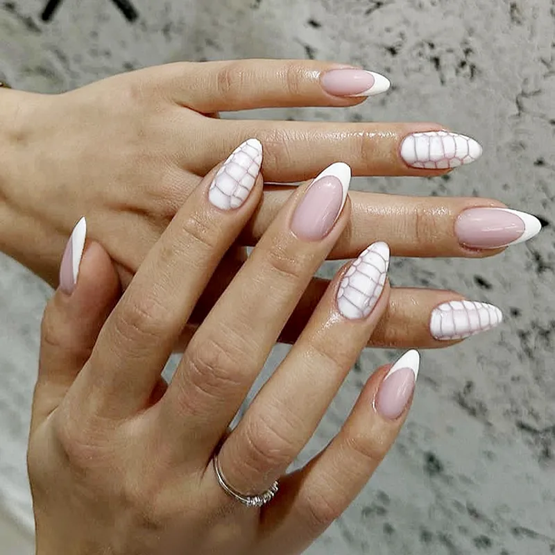 B7499 — Press-On Nails product photo 1