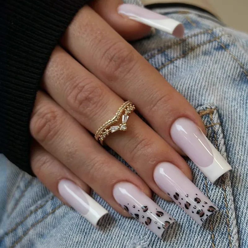 B8341 — Press-On Nails product photo 1