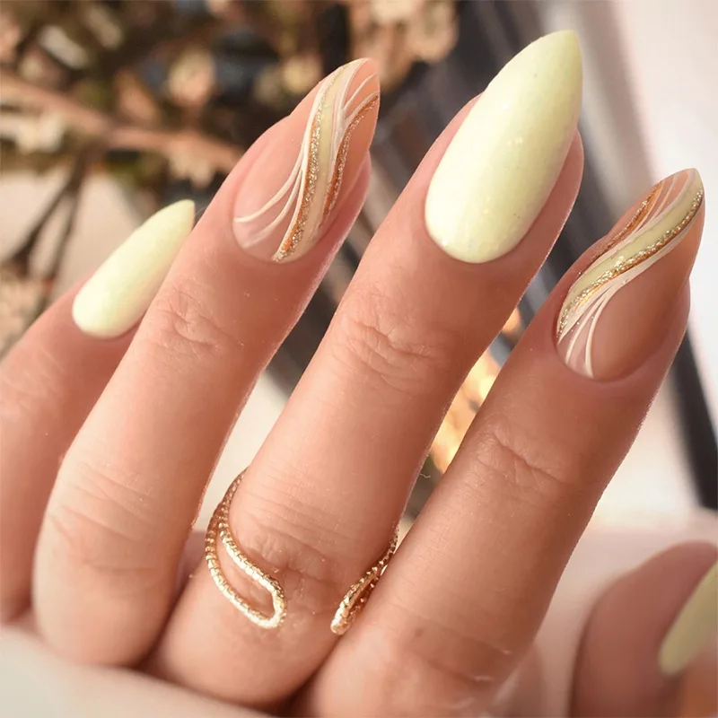 B7018 — Press-On Nails product photo 1