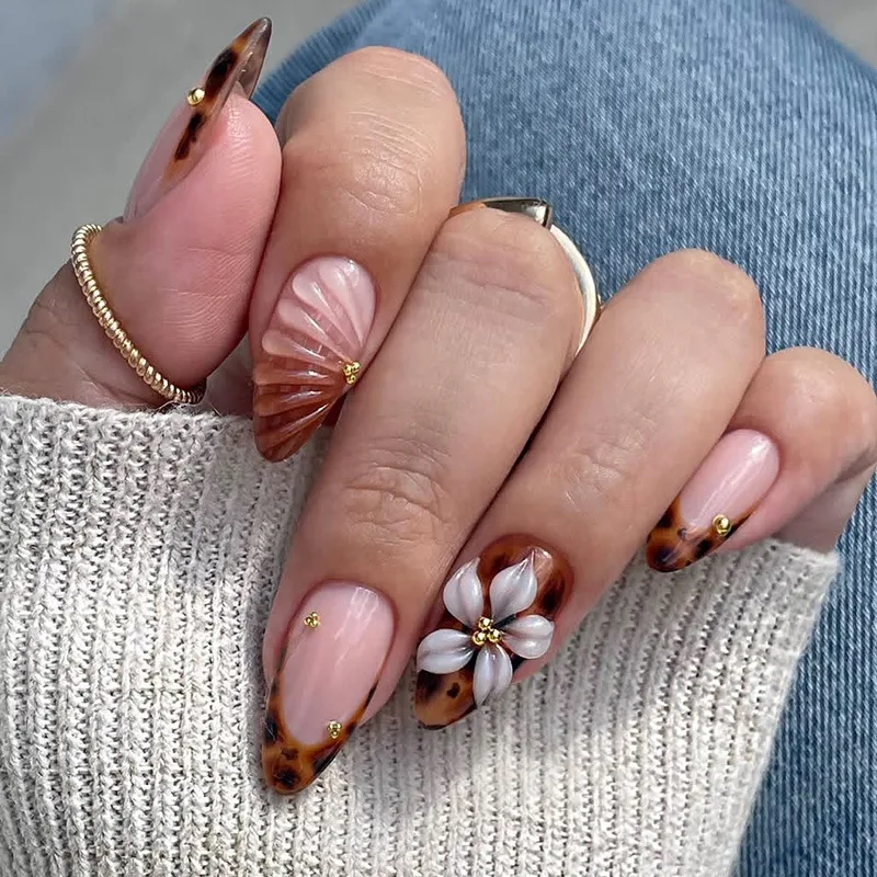 B9512 — Press-On Nails product photo 1