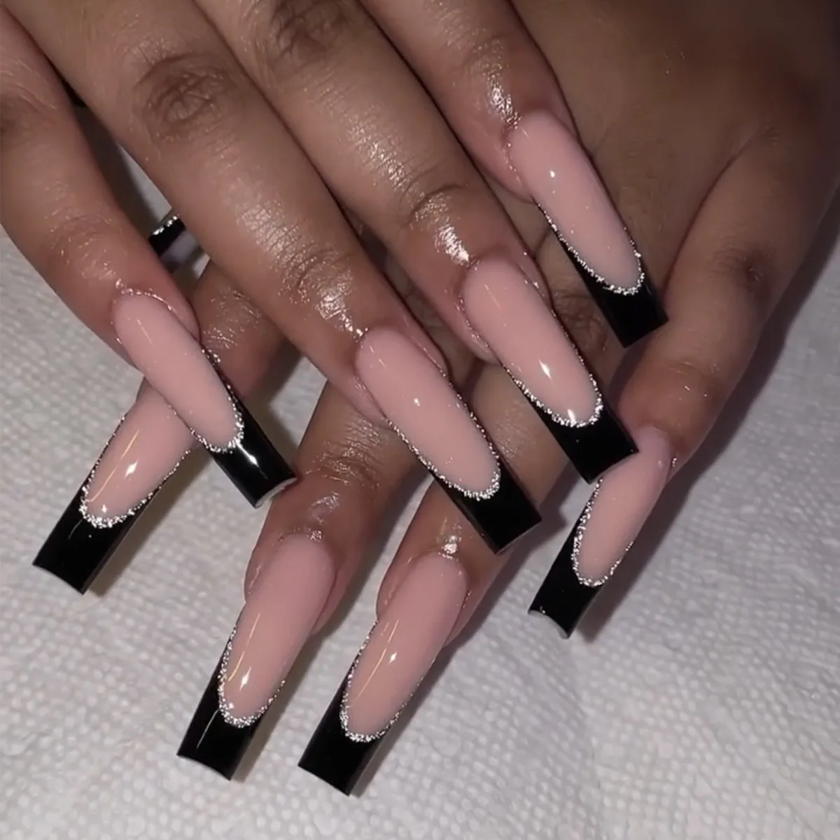 B1123 — Press-On Nails product photo 1