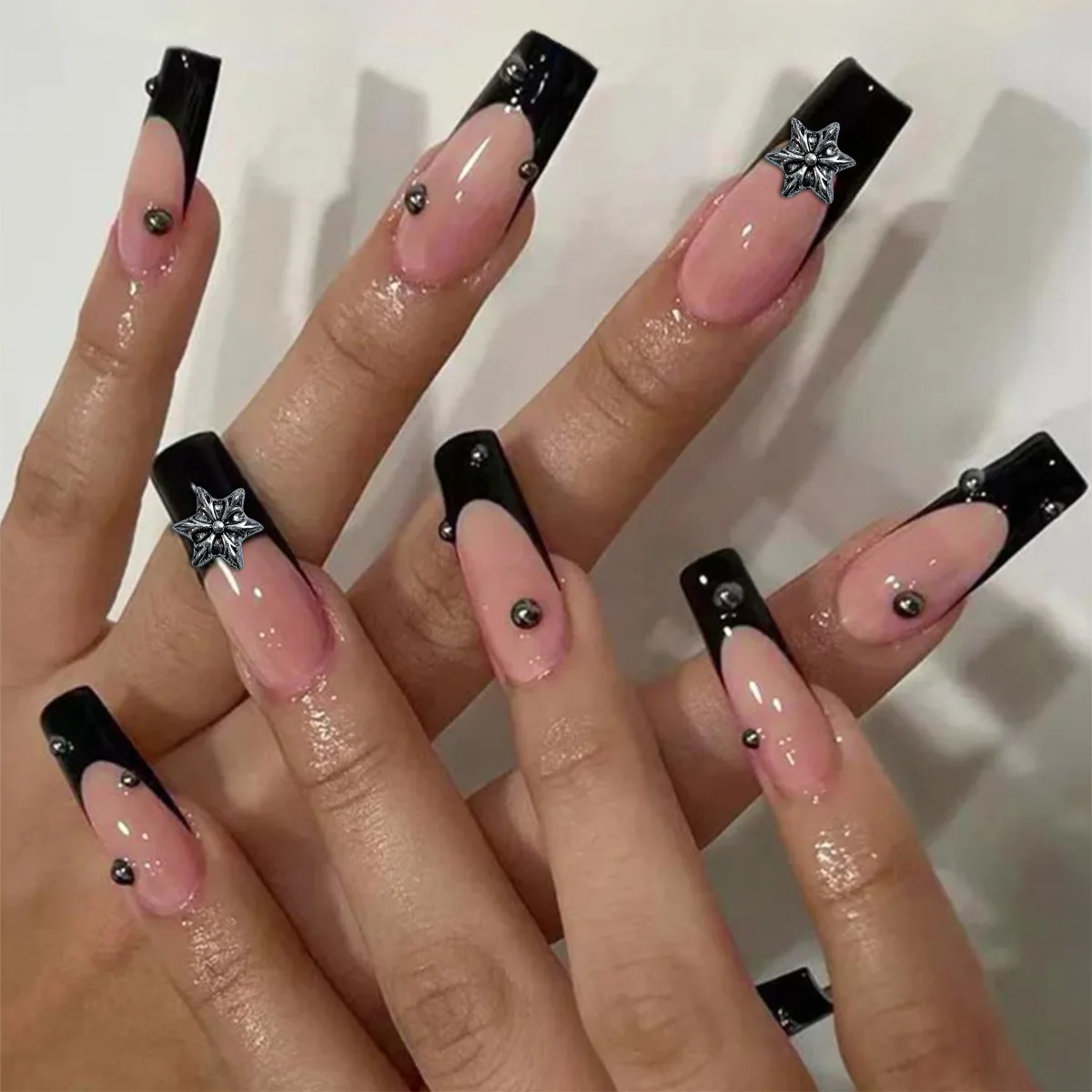 B0586 — Press-On Nails product photo 1