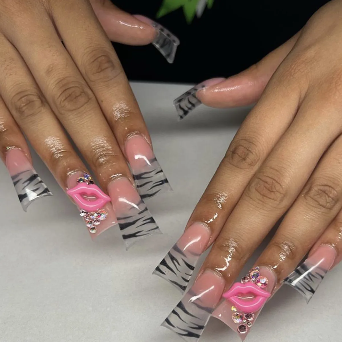 B2860 — Press-On Nails product photo 1