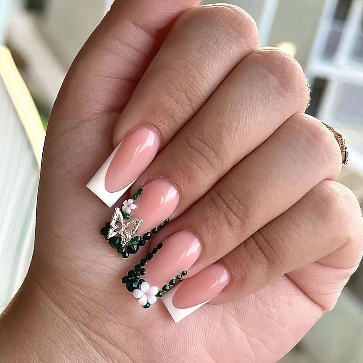 B0123 — Press-On Nails product photo 1