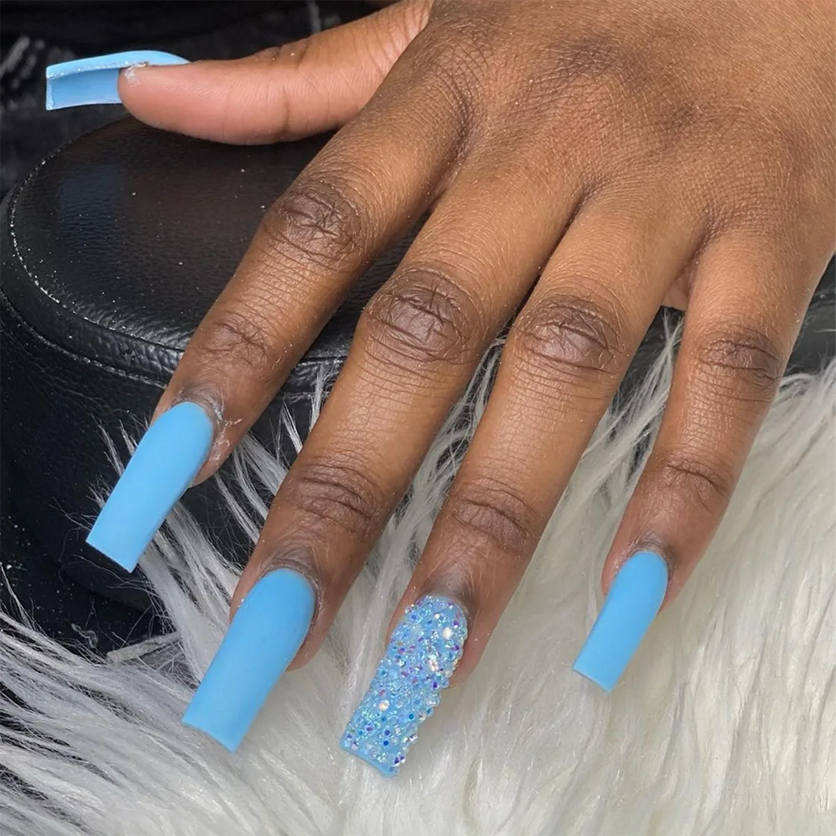 B8113 — Press-On Nails product photo 1