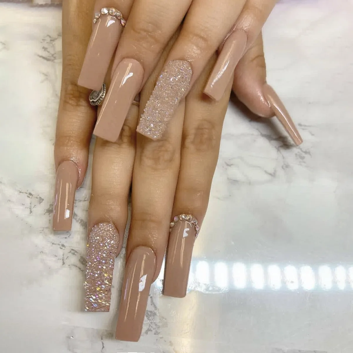 B0396 — Press-On Nails product photo 1