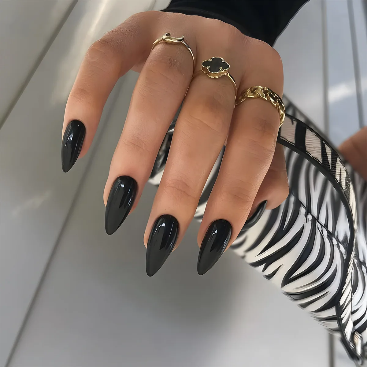 B6186 — Press-On Nails product photo 1