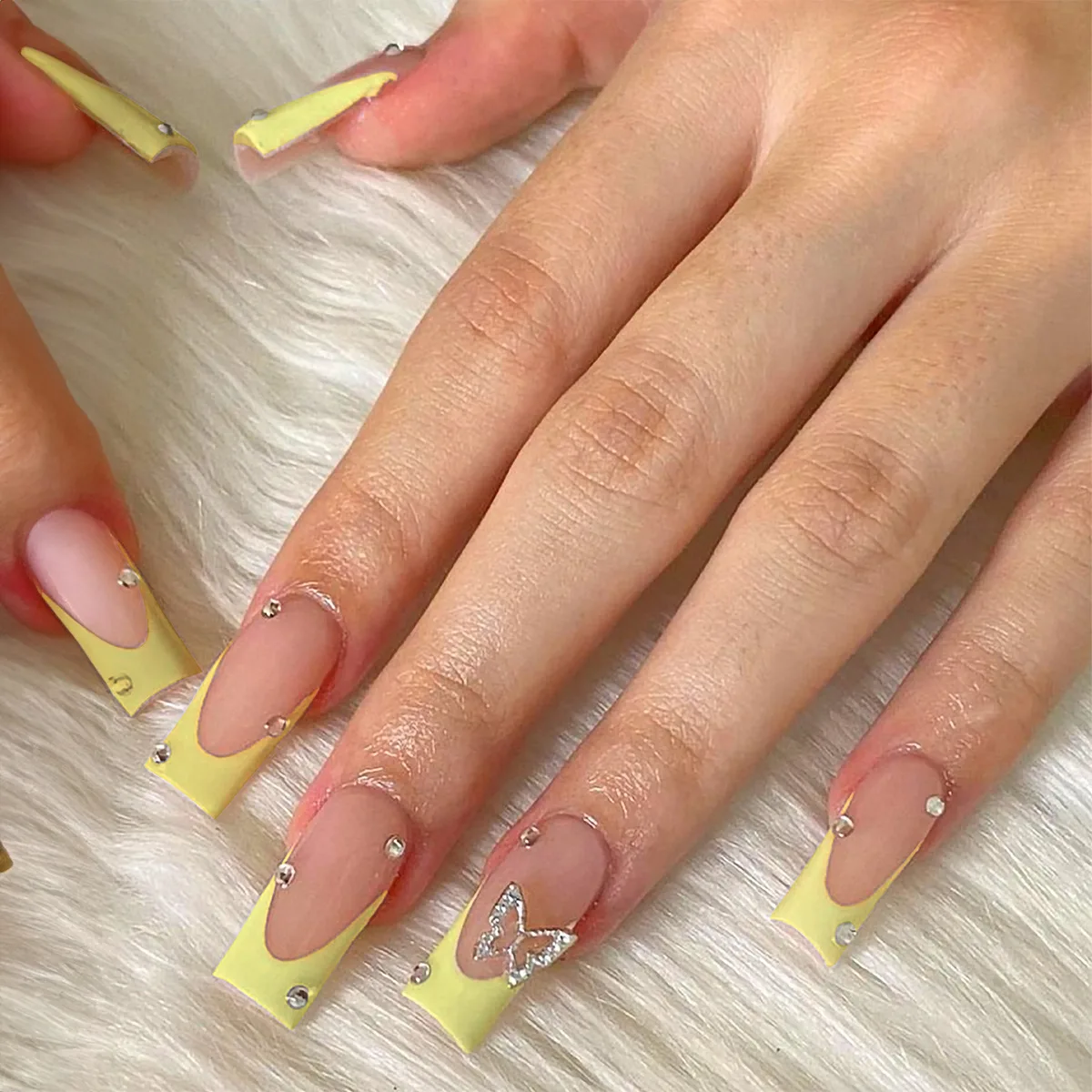 B0666 — Press-On Nails product photo 1