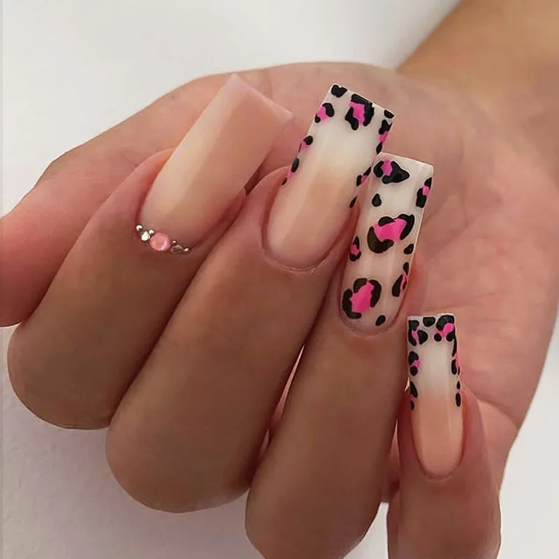 B7994 — Press-On Nails product photo 1