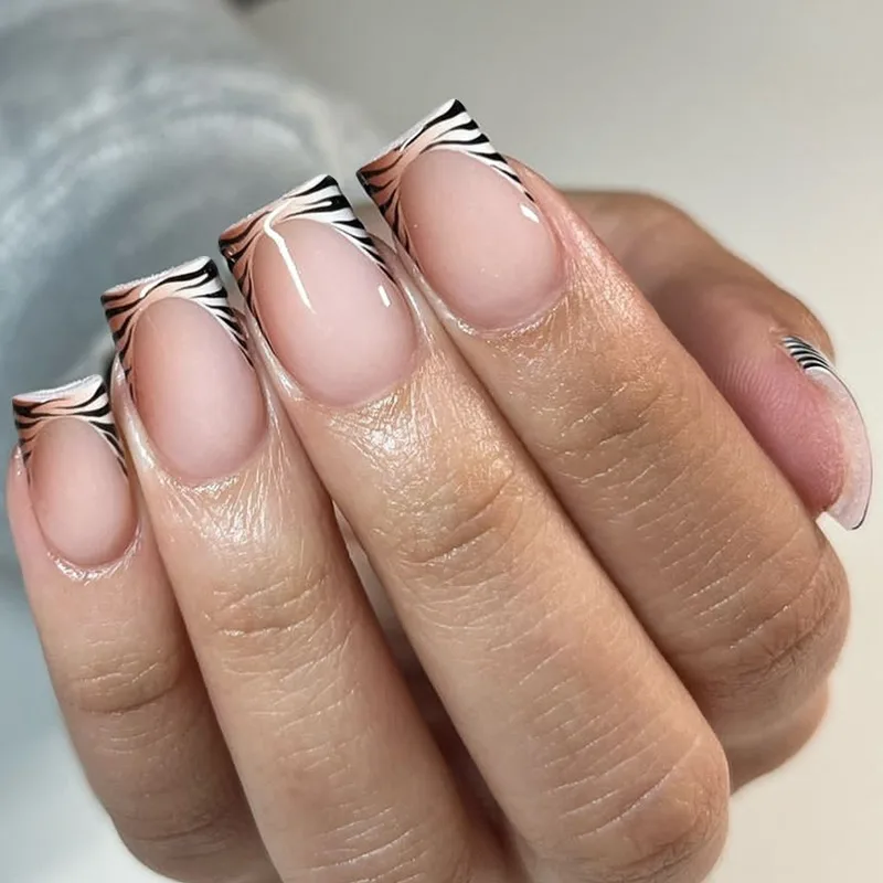 B6453 — Press-On Nails product photo 1