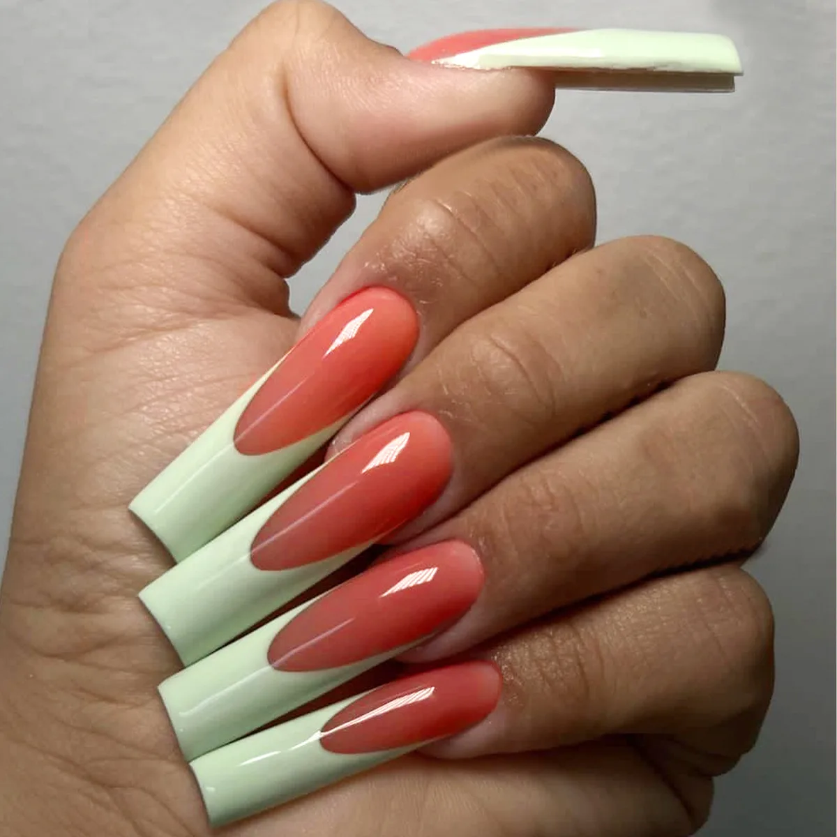 B7747 — Press-On Nails product photo 1