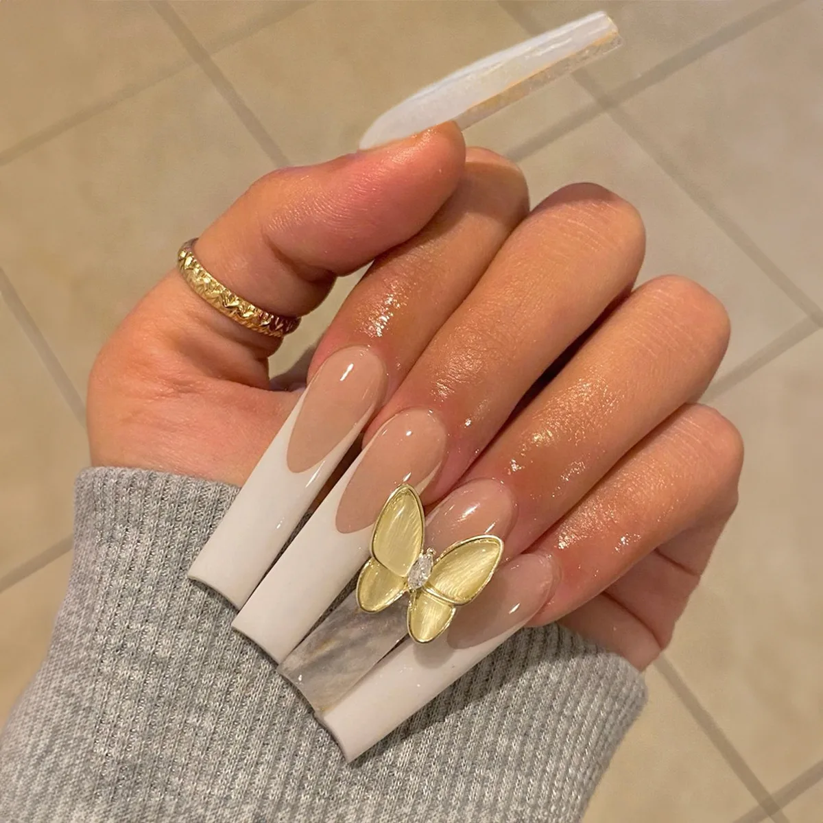B0137 — Press-On Nails product photo 1