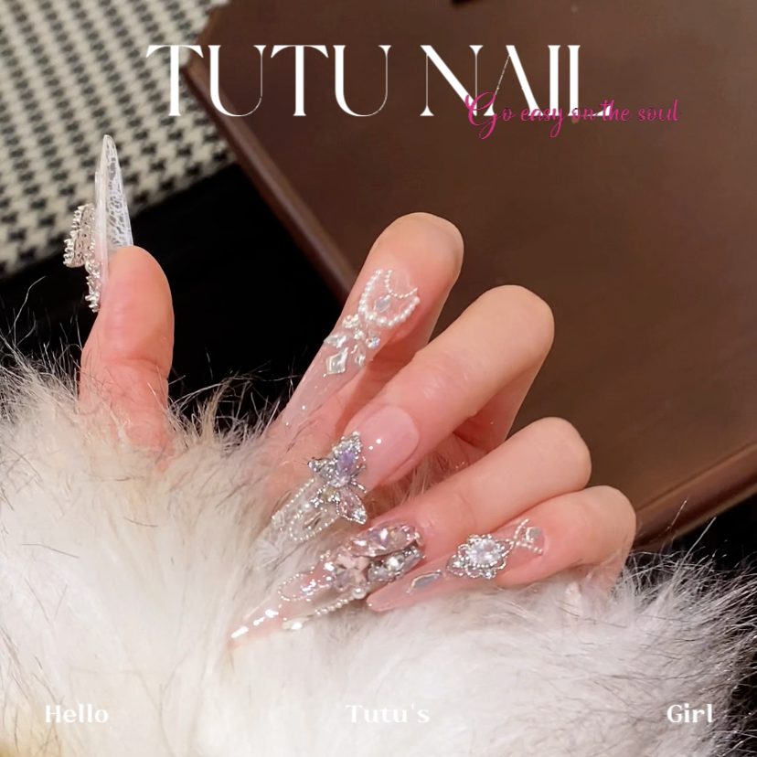 Pieridae — High-End Press On Nails product photo 1