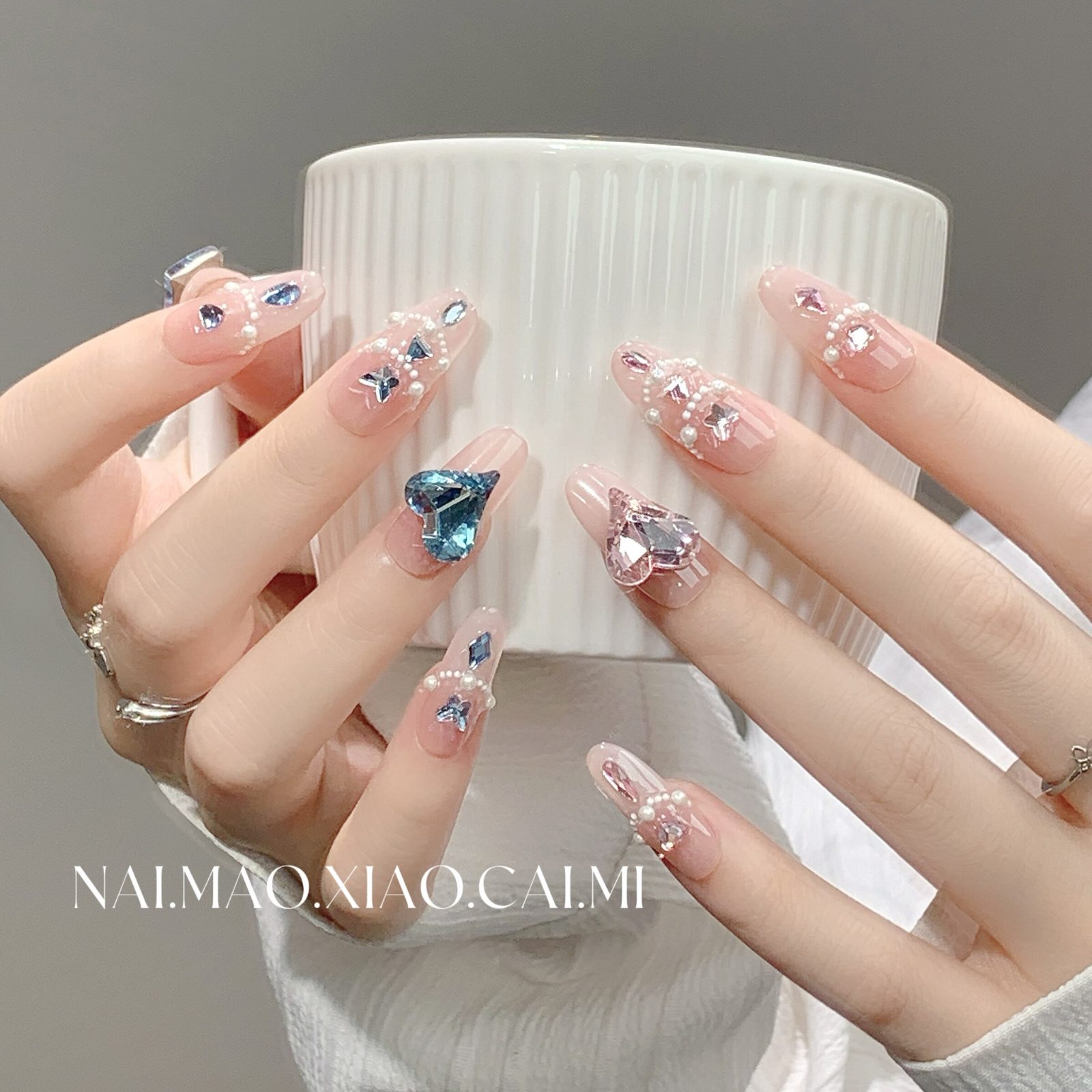God of Love — High-End Press On Nails product photo 1