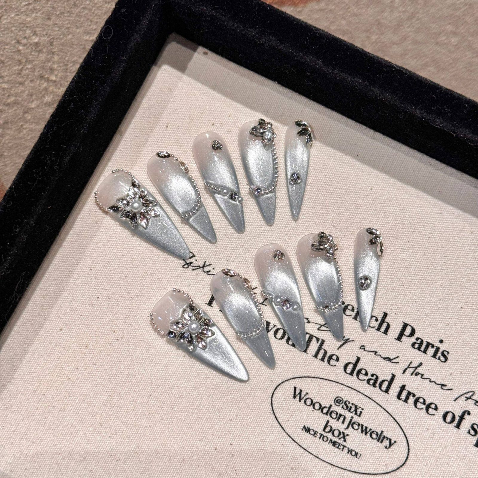In the fog — High-End Press On Nails product photo 1