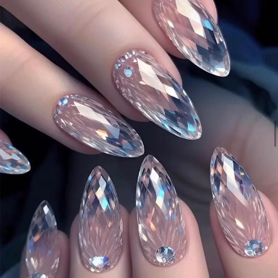 B8213 — Press-On Nails product photo 1